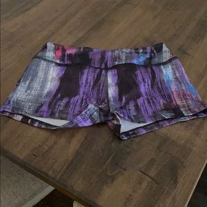Beyond Yoga hot yoga shorts